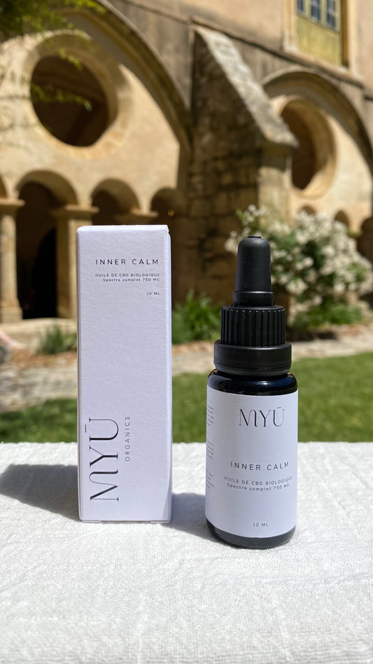 Huile de CBD premium MYŪ pour le sommeil et les douleurs, efficacité et haute vibration.